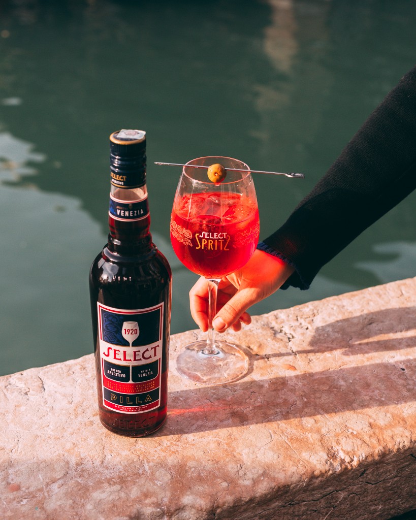Spritz con Select e oliva - lo spritz veneziano autentico